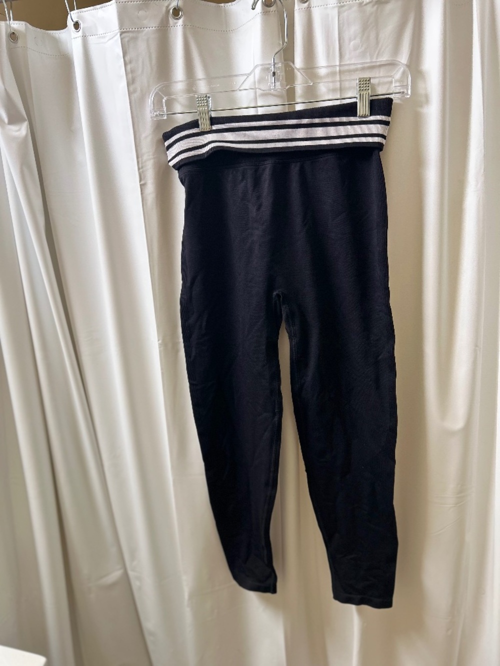 PINK Victorias Secret Athletic Leggings - Picture 1 of 3